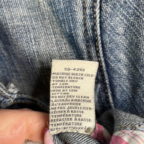 GARAGE Crop Jean Jacket Upcycled Fray Trim Crochet Flower Appliqué Blue Boho S - Picture 10 of 12